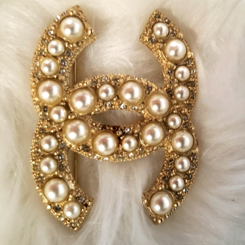 Chanel Brooch 🎊🎉SOLD🎉🎊